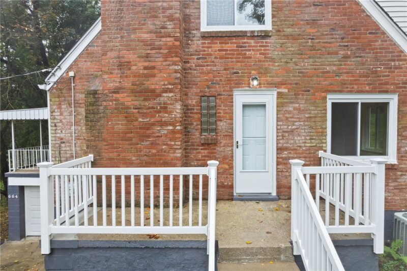 664 Manoah Dr — photo 3