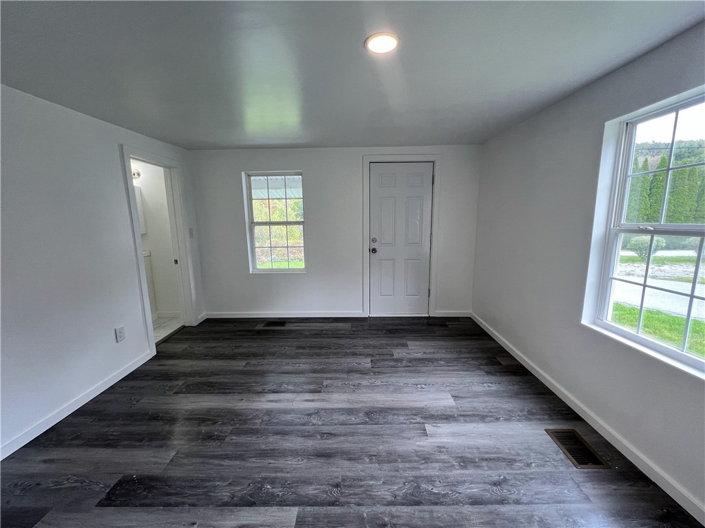 160 Mitchell — photo 1