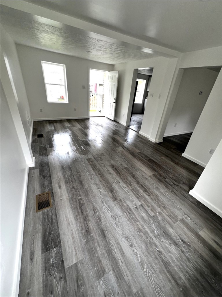 160 Mitchell — photo 4