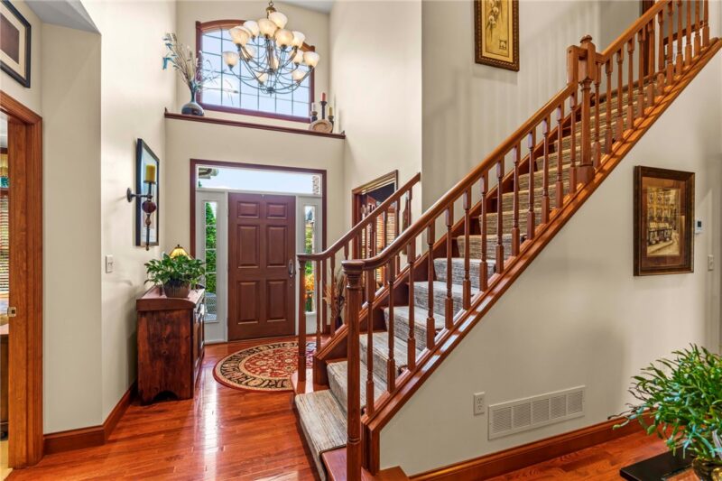 1004 Skyline Dr — photo 4
