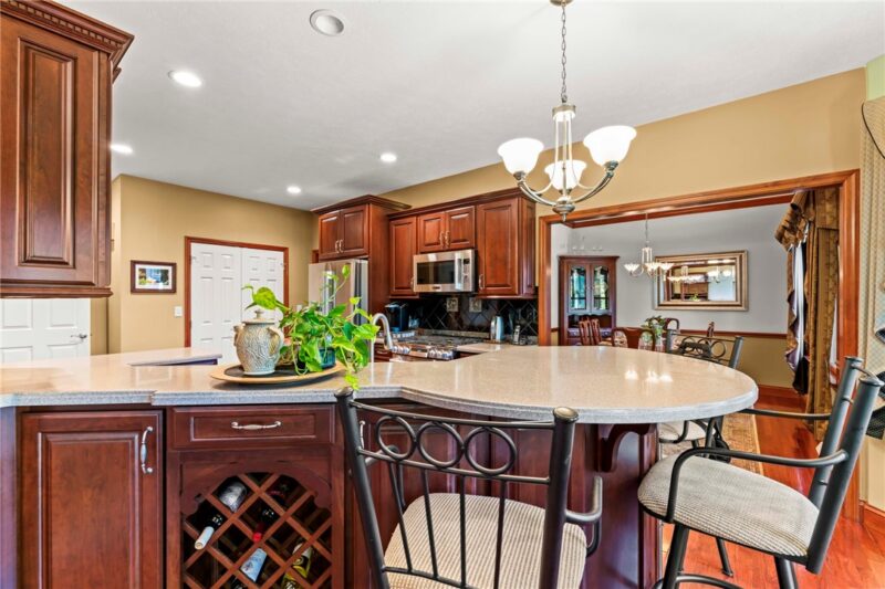 1004 Skyline Dr — photo 8
