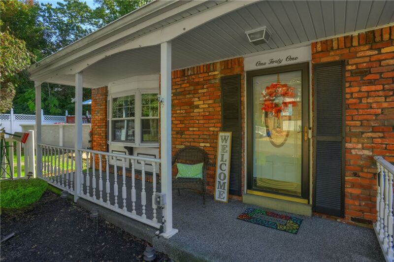 141 Golden Gate Drive — photo 5