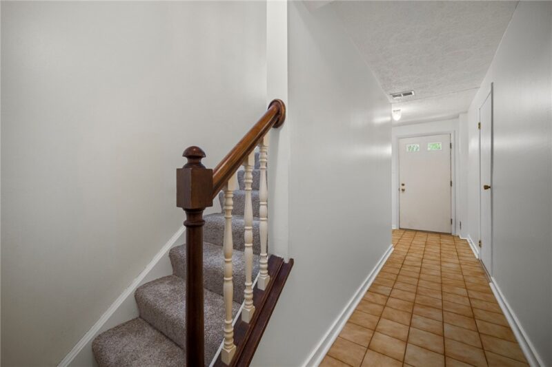 311 Joan Of Arc Ct — photo 4