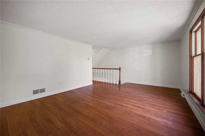 311 Joan Of Arc Ct — photo 6