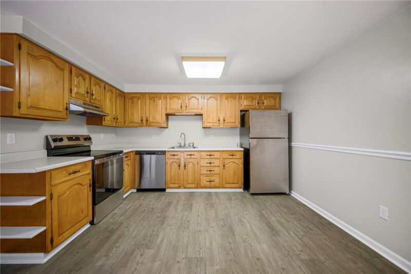 311 Joan Of Arc Ct — photo 8
