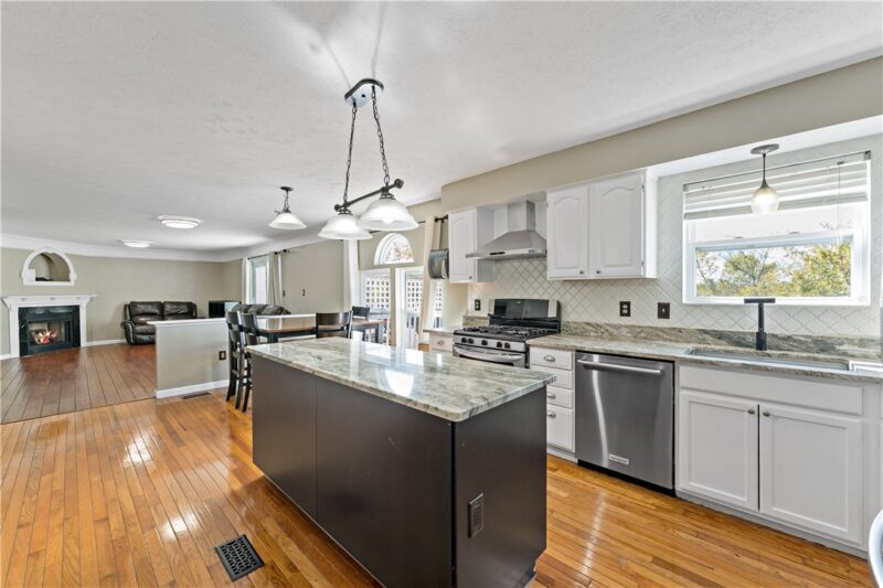 111 Lilac Ct — photo 8