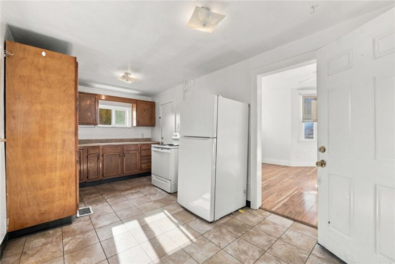 1302 Chelton Ave — photo 7