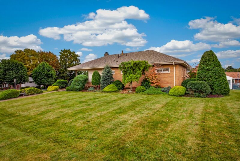 4329 Reece DRIVE — photo 2