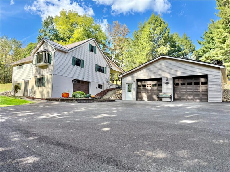 143 Twin Lakes Dr — photo 2