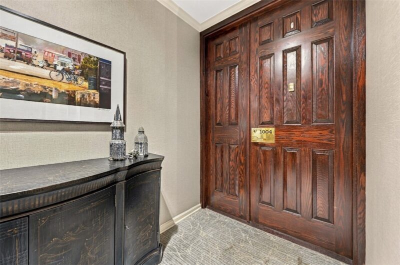 146 N Bellefield Ave 1004 — photo 3