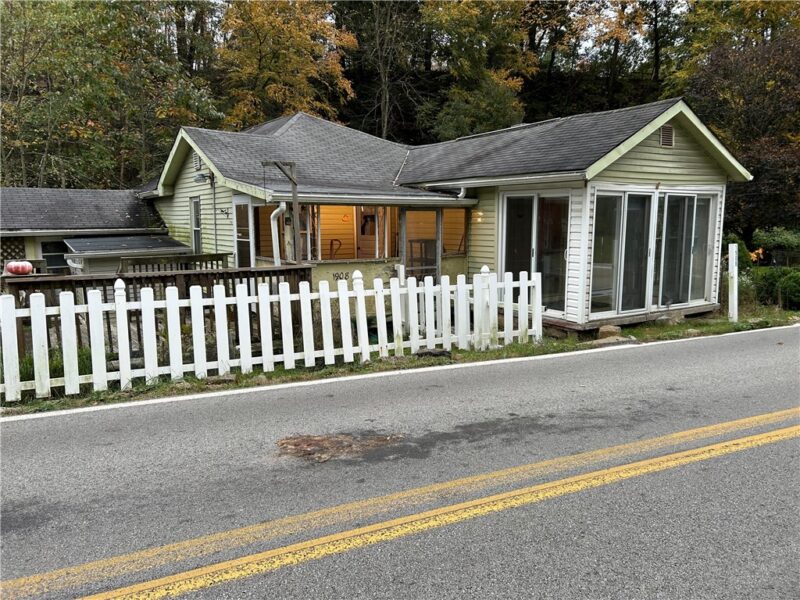 1908 Pleasantville Rd
