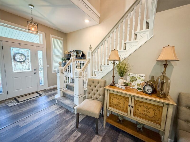 170 Oak St — photo 2