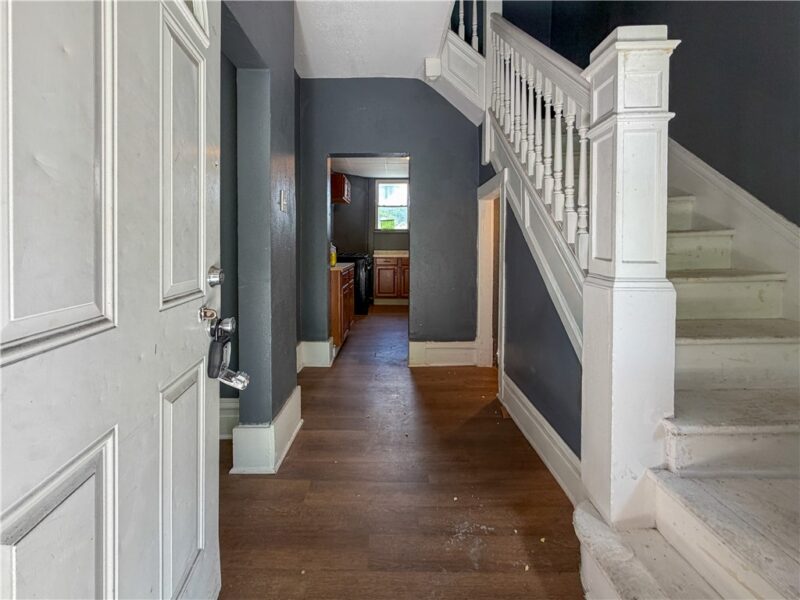 535 W 8th Avenue — photo 2