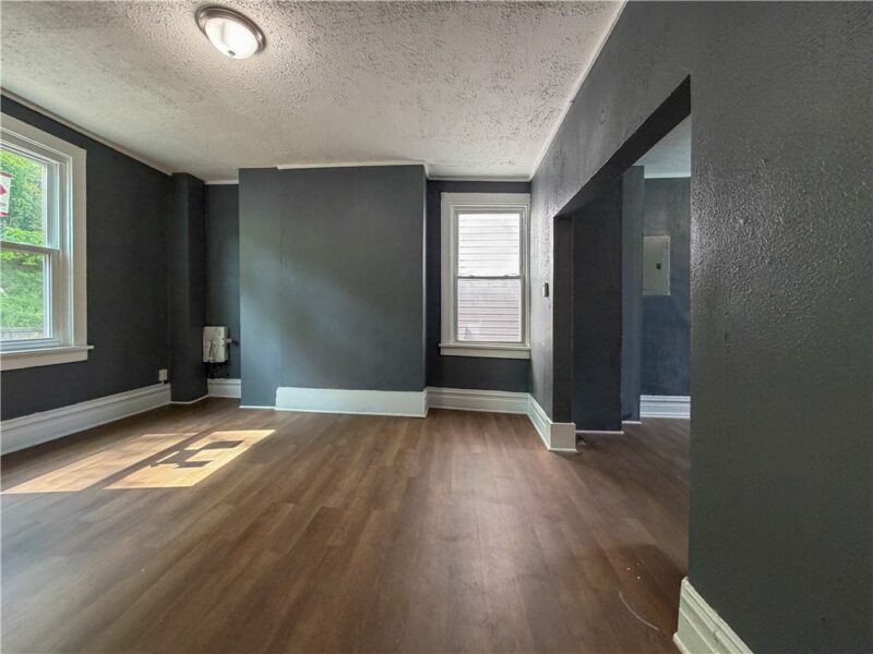 535 W 8th Avenue — photo 4