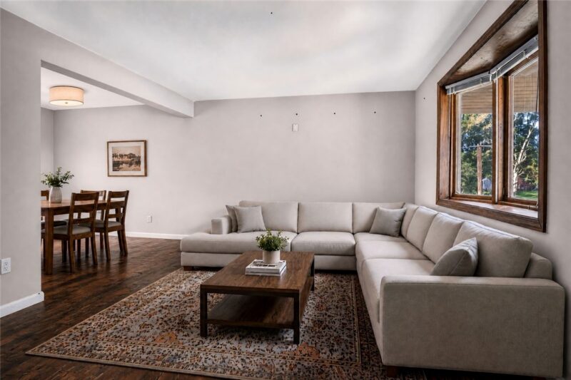 106 SUSAN DRIVE — photo 3