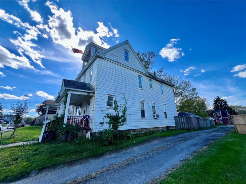 1010 Cunningham Ave — photo 2