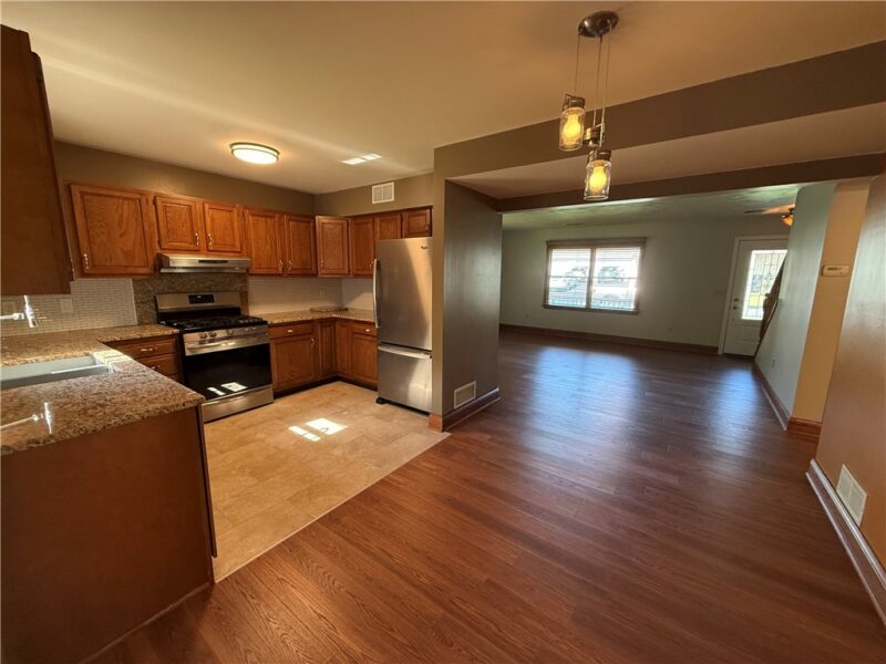 158 Sandro Street — photo 3