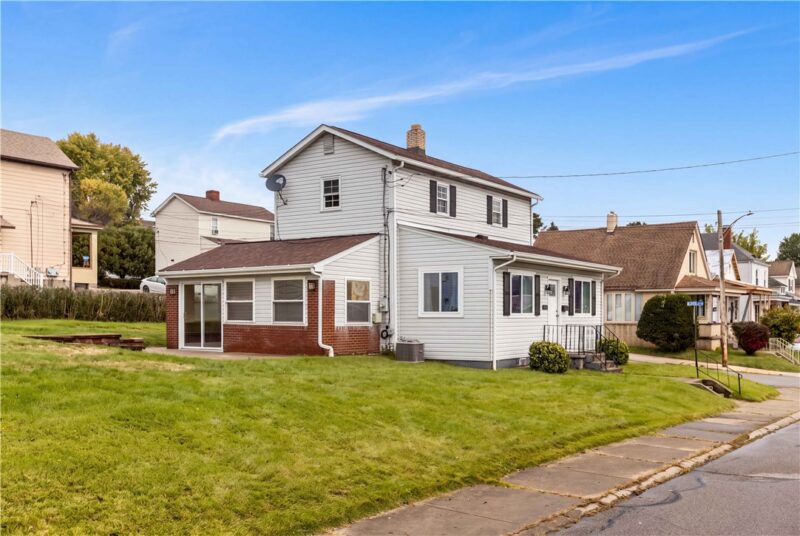 322 Torrence Ave — photo 3
