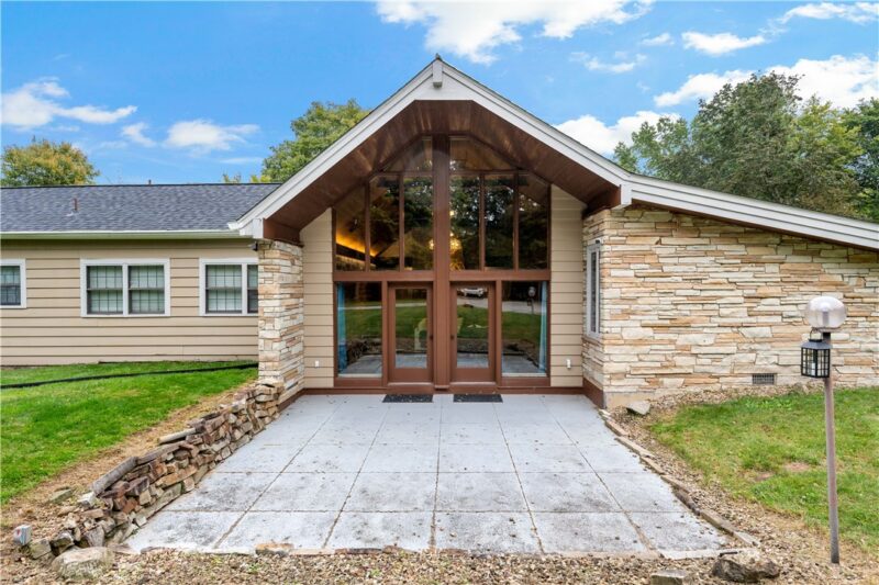 277 W Maitland Ln — photo 2