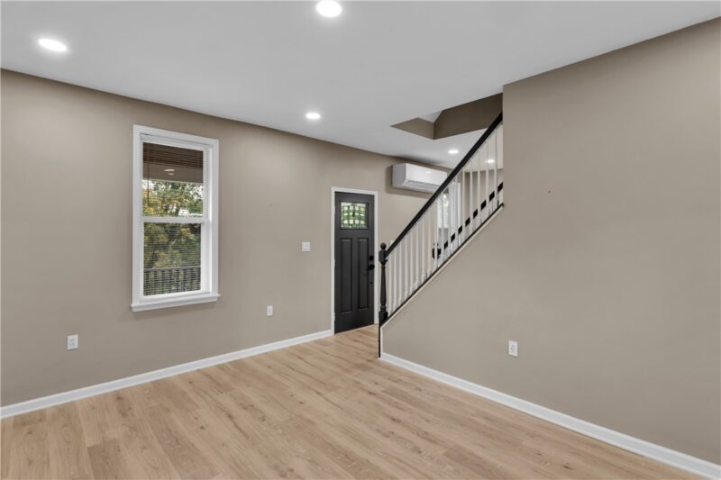 754 SIDNEY ST. — photo 7