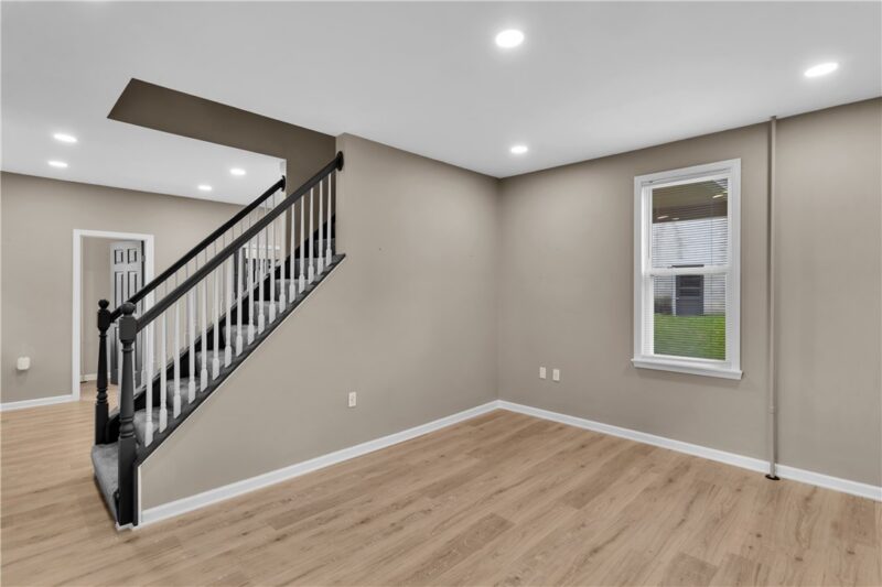 754 SIDNEY ST. — photo 8