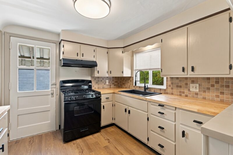644 Springfield STREET — photo 2