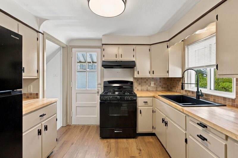 644 Springfield STREET — photo 3