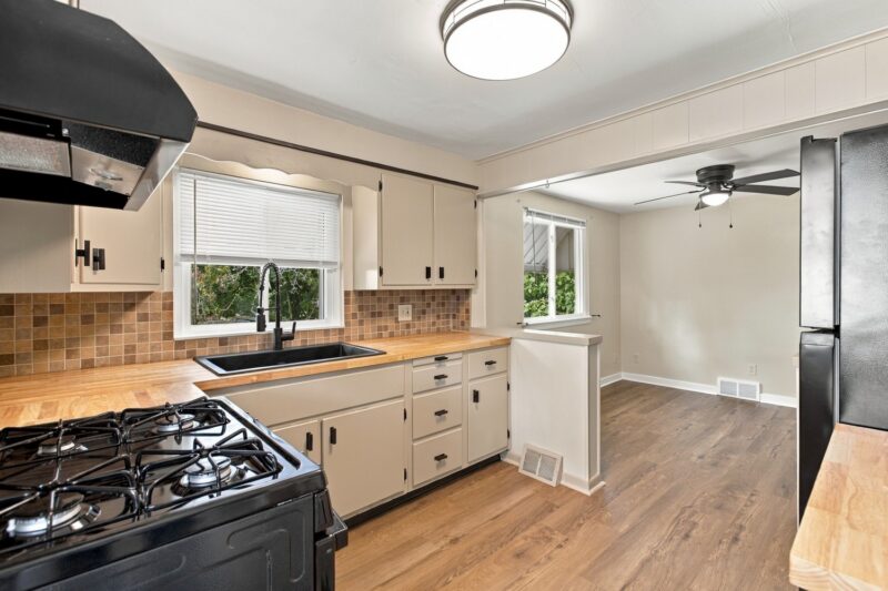 644 Springfield STREET — photo 4