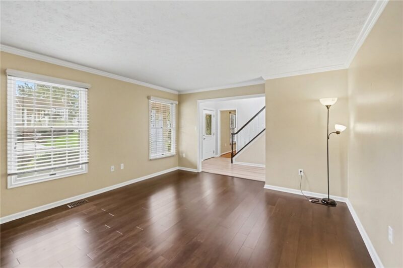 324 Haldeman Dr — photo 2