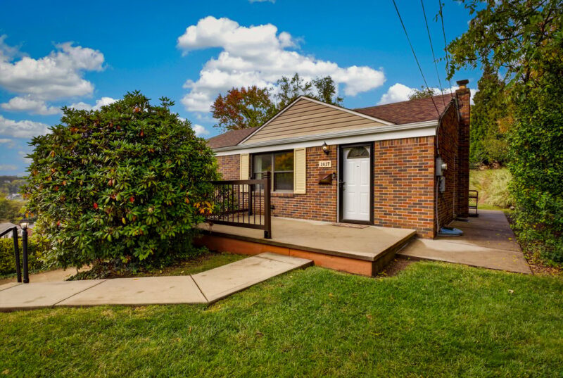 1617 McCully ROAD — photo 2