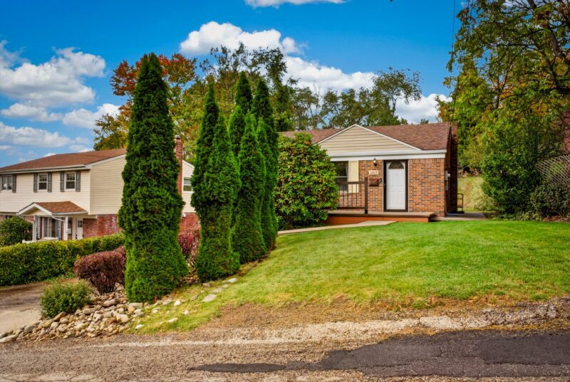 1617 McCully ROAD — photo 8
