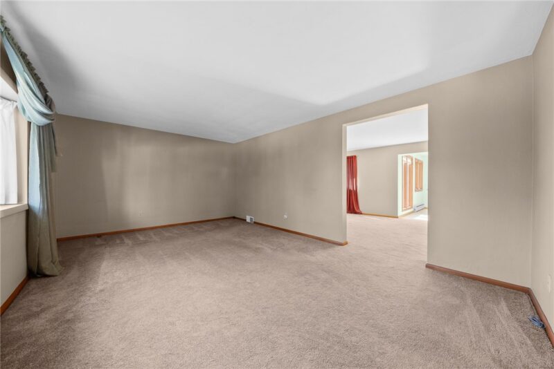 956 Lindsay Rd — photo 5