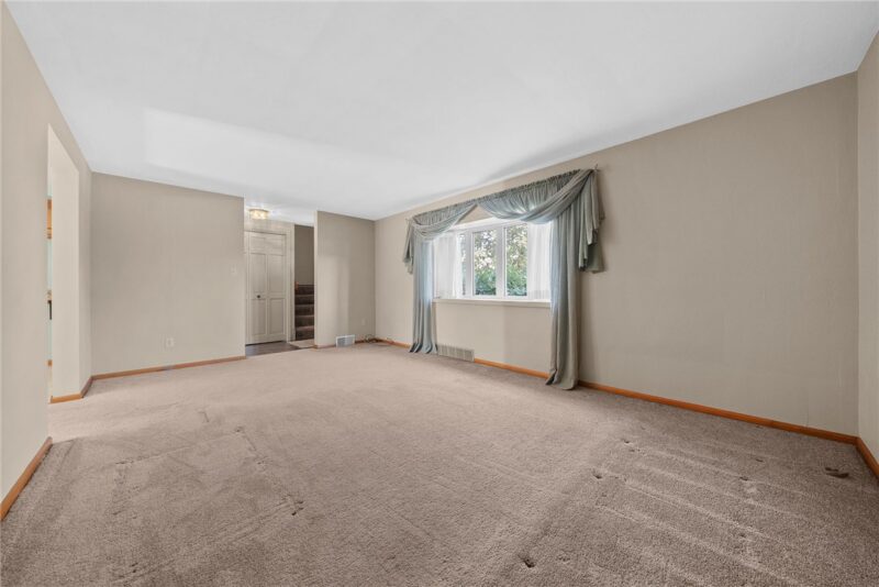 956 Lindsay Rd — photo 8