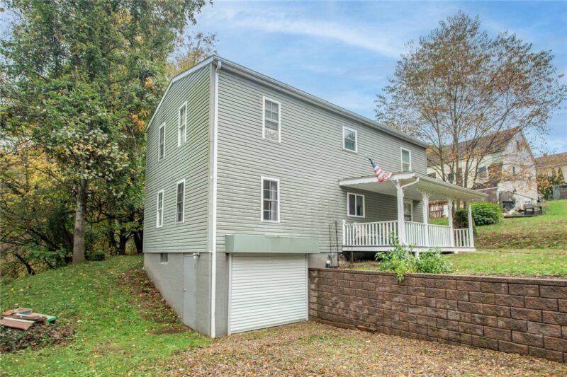 717 Broadway Ave — photo 2