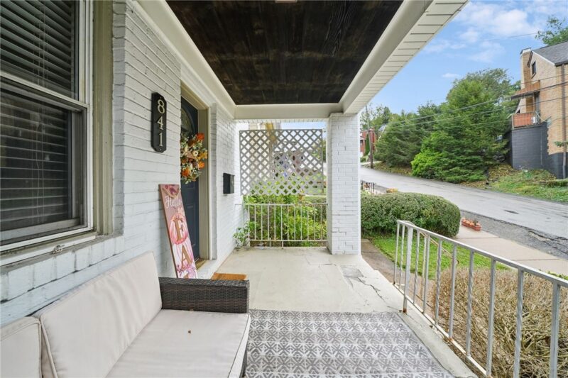 841 Deely St — photo 4