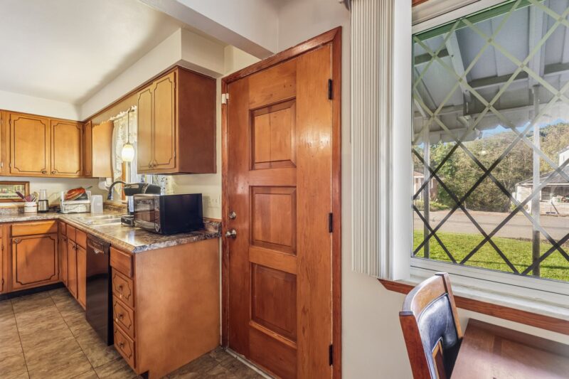 36 Poma STREET — photo 4