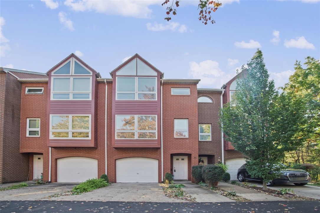 11 Graham Place — photo 1