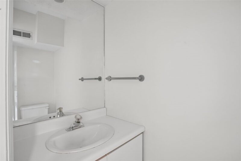 11 Graham Place — photo 4