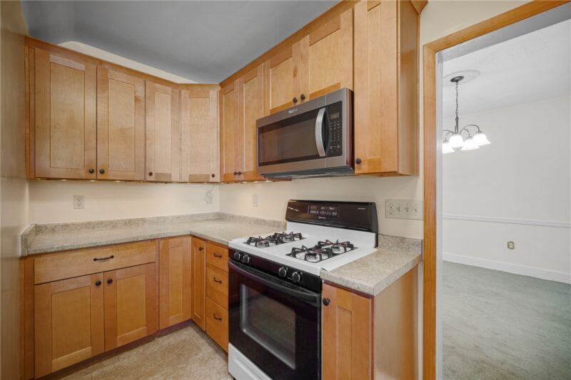 2412 Freedom Ave — photo 3