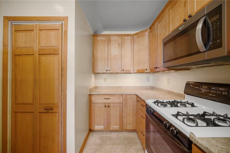 2412 Freedom Ave — photo 4