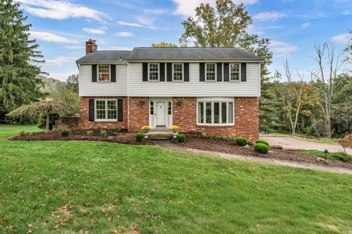 110 Lakeview DRIVE — photo 1