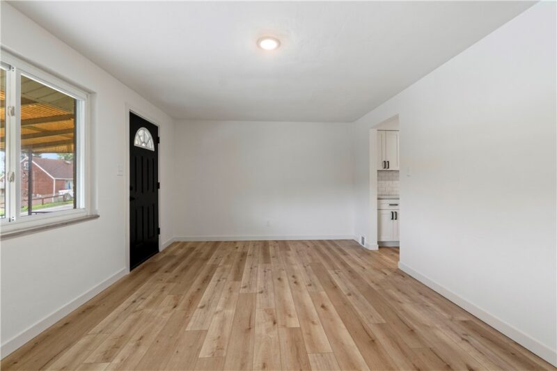 131 S Joslyn Dr — photo 5