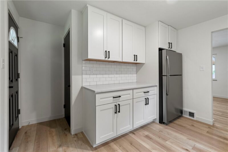 131 S Joslyn Dr — photo 8