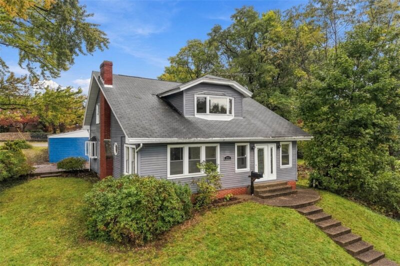 138 Riverview Ave — photo 2