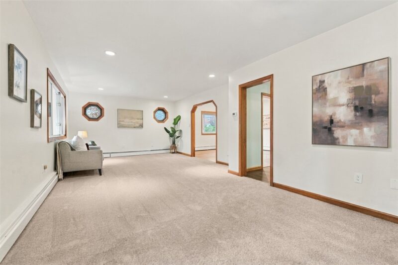 138 Riverview Ave — photo 6