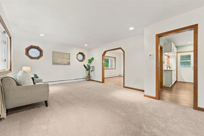 138 Riverview Ave — photo 7