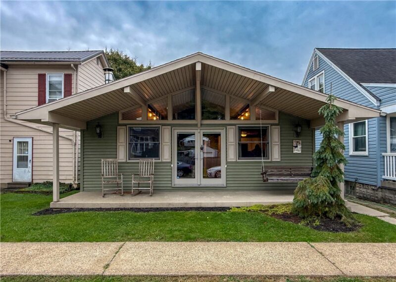 635 Hawthorne Ave