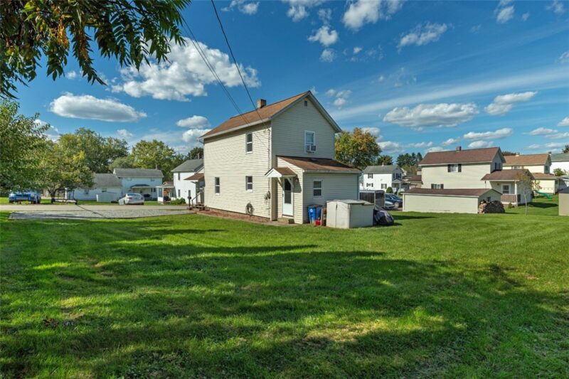 102 Duncan Street — photo 3