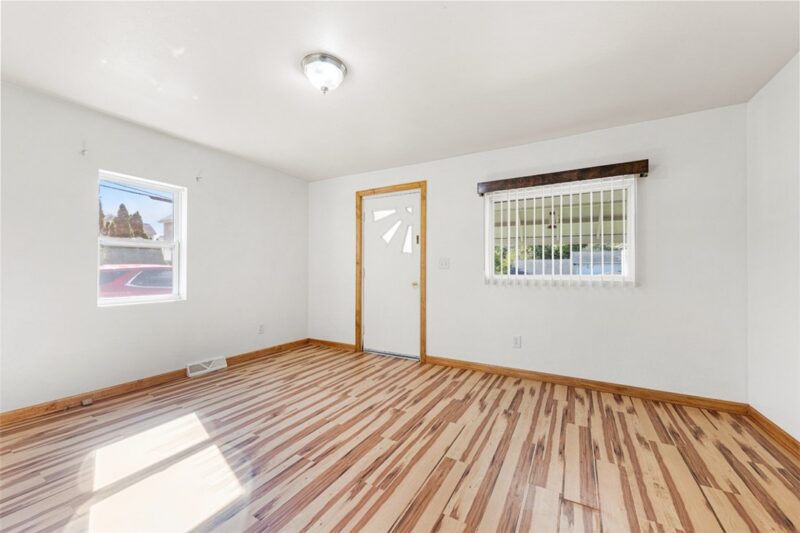 102 Duncan Street — photo 8