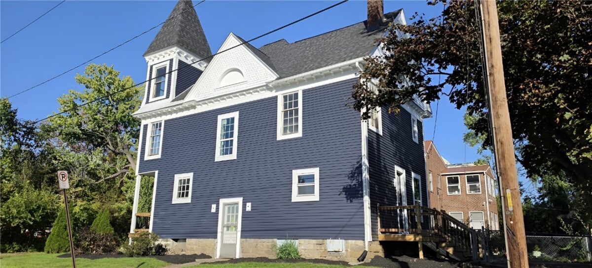 130 E Wallace Ave — photo 1